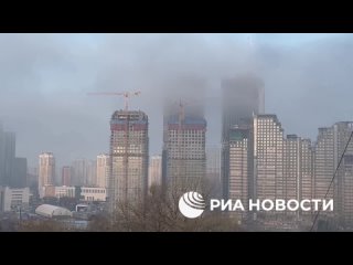 Густой туман опустился на Москву и Подмосковье в среду утром