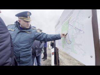 Глава МЧС осмотрел противопаводковую дамбу в Ялуторовском районе