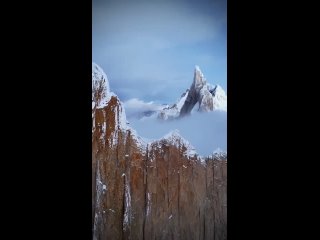 Серро-Торре - вершина в Патагонии, Южная Америка, расположенная на границе Аргентины и Чили
