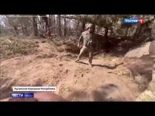 Hoy en el area de la localidad de Kremennaya (República Popular de Lugansk) el periodista Artem Yundas junto al camara Denis Shu