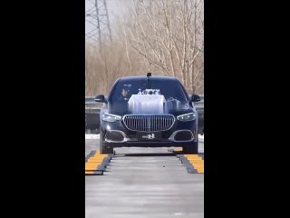 В сети набирает популярность видео, где продемонстрирована стабилизация китайского суперкара Nio ET9