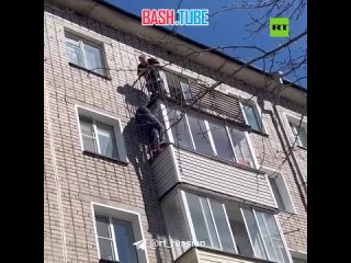 Житель Кирова рассказал, как спас девочку с карниза балкона четвёртого этажа
