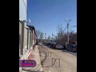 Момент удара беспилотника по магазину в Белгороде попал на видео — очевидец оказался неподалеку в момент происшествия