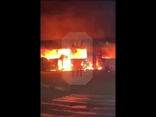 Торговые павильоны загорелись в Невинномысске Ставропольского края