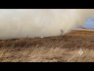 В Минусинском районе огнеборцы МЧС России потушили пал сухой травы
