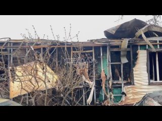 Это дом, который полностью сгорел в Железнодорожном округе в результате атаки БПЛА