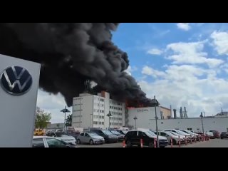 Wegen eines Brandes in einer Fabrik, in der Iris-T-Flugabwehrsysteme hergestellt werden, hat sich ber Berlin eine gi