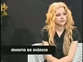 Avril Lavigne - One Minute of Silence