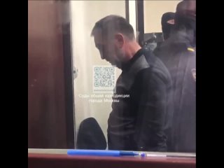 Третий фигурант дела об убийстве москвича из-за спора о парковке отправлен под арест до 18 июня

Это Бахтияр Аббасов, дядя главн