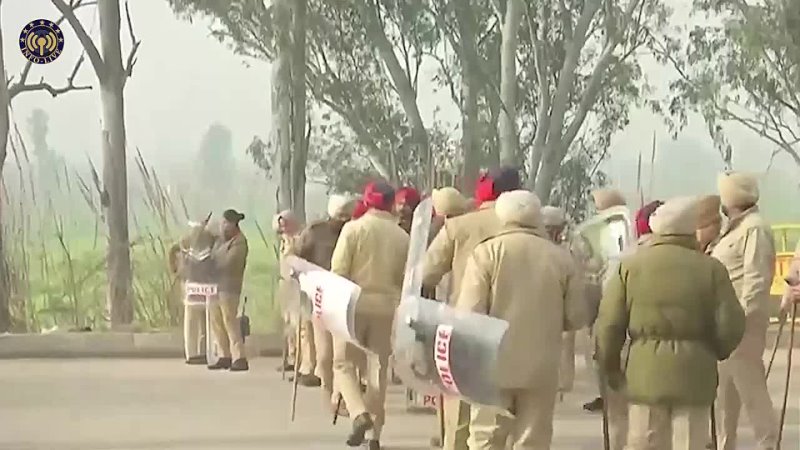 La police indienne s'est affrontée avec des milliers d'agriculteurs