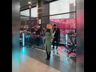 Полина Гагарина дала концерт в метро  36-летняя певица Полина Гагарина 29 февраля вместе с другими д