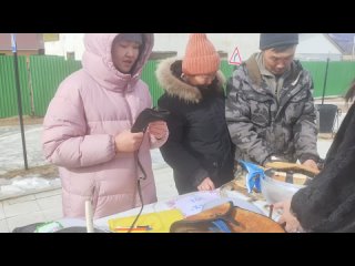 Ярмарка ТОС Окинского района, 17 марта, покупать ембэ тогоон - старинного походного набора, изготовление - семья Хамагановых.