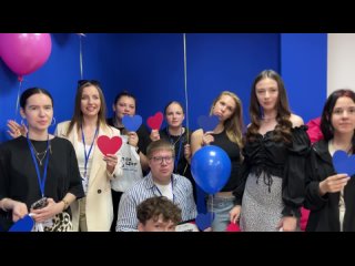 Торжественный выпускной в первой школе блогеров прошел в Луганске