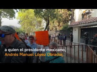 🇲🇽🇪🇨 Decenas de personas se manifestaron pacíficamente frente a la embajada de Ecuador, en México, para mostrar su rechazo a la