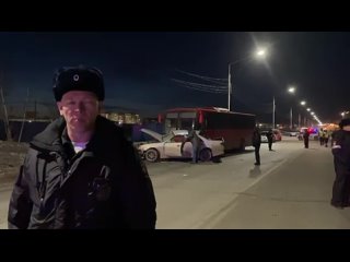 В обстоятельствах столкновения легковушки и автобуса в Якутске разбираются сотрудники полиции