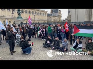 A Paris, la police a dispers un rassemblement d'tudiants en faveur de la Palestine