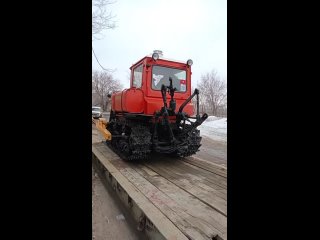 Отгрузка восстановленного  трактора ДТ-75 с отвалом гидроперекосом  Гостю из Свердловской области.
