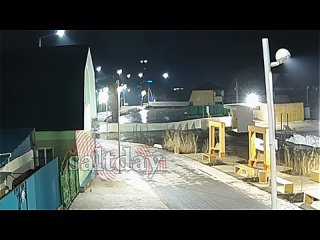 Момент обрушения пешеходного моста в Соль-Илецке