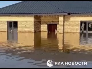 Уровень воды в реке Урал у Оренбурга по состоянию на  мск достиг исторического рекорда – 1092 сантиметров, сообщают власти