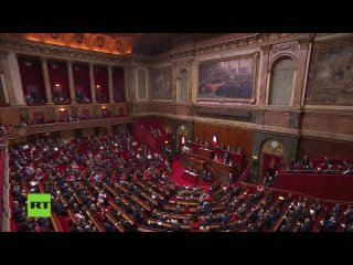 🇫🇷  La France devient le premier pays à inscrire l’avortement dans sa constitution