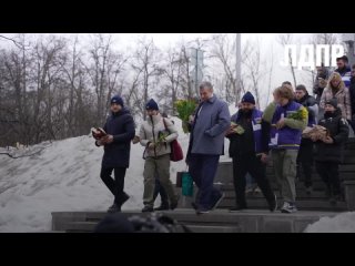 Леонид Слуцкий поздравил женщин с 8 марта
