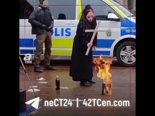 Ve Švédsku opět spálili Korán