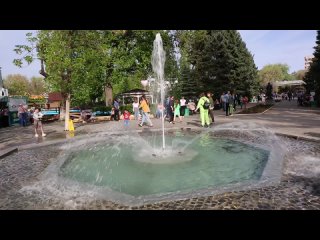 В Оренбурге заработали фонтаны. Фонтан в парке Тополя