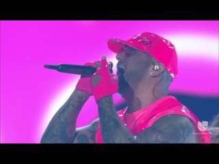 Wisin y Mora cantan Bien Loco en los Latin American Music Awards 2024