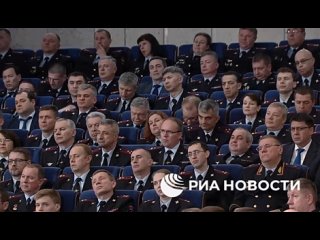 Власти должны обеспечить нормальную жизнь гражданам РФ