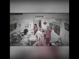 Медсёстры спасают детей