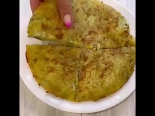 Картофельная лепёшка с яйцом и зеленью