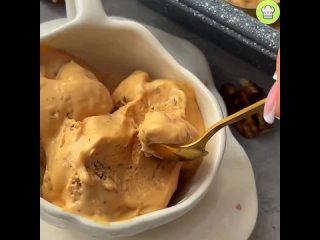 Мороженое крем-брюле с грецким орехом