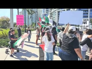 Les manifestants sont descendus dans les rues de Sarasota, en Floride, pour exiger un cessez-le-feu  Gaza