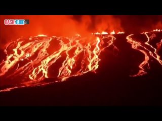 🇪🇨 Апокалиптичные кадры извержения вулкана Ла-Кумбре на острове Фернандина, Эквадор