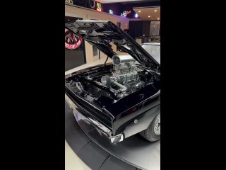 Dodge Charger 1968 года. Красивый авто.