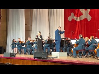 Военный оркестр порадовал Керчь старыми песнями