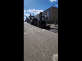 Дорожники обновляют асфальт на Первомайской улице