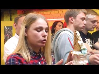 Video oleh Шоколадный фонтан и пирамида бокалов в Перми
