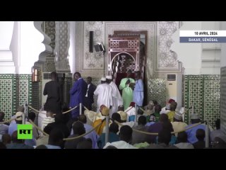 Le nouveau président du Sénégal assiste à la prière de l’Aïd el-Fitr à Dakar