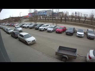 Пьяная 19-летняя девушка за рулем Porsche Cayenne протаранила десять автомобилей. Челябинск.