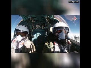 Экипаж истребителя-бомбардировщика Су-34 уничтожил скопление живой силы и техники противника на Купя