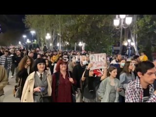 Протестующие в Тбилиси решили пойти маршем к зданию правительственной канцелярии