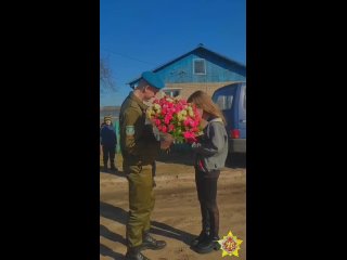 В Беларуси парень вернулся домой из армии и в тот же день сделал предложение своей девушке