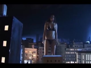 Japanese giantess destroys city in bikini