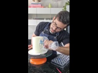 Это пример множественных возможностей с помощью одной техники.  Творческий процесс украшения тортиков.