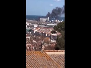 Se produjo una explosión seguida de un fuerte incendio en una planta de la ciudad francesa de Sète: autoridades locales