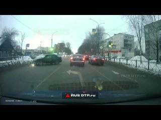 ДТП в Великом Новгороде: водитель «девятки» пытался проскочить перед встречной машиной