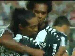 Роналдиньо - гол за “Атлетико Минейро“.