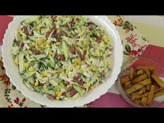 Салат из капусты, красной фасоли, кукурузы