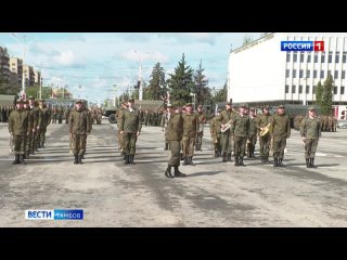 Военнослужащие Тамбовского гарнизона сегодня на площади Ленина провели очередную репетицию шествия в честь Дня Победы. Участники